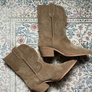 NWOT suede Western Boots - Tan